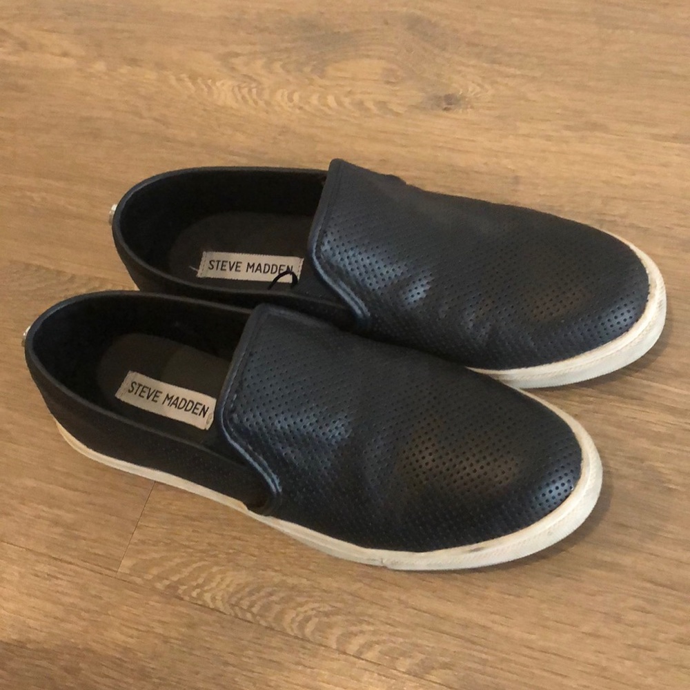 Steve Madden slip ons